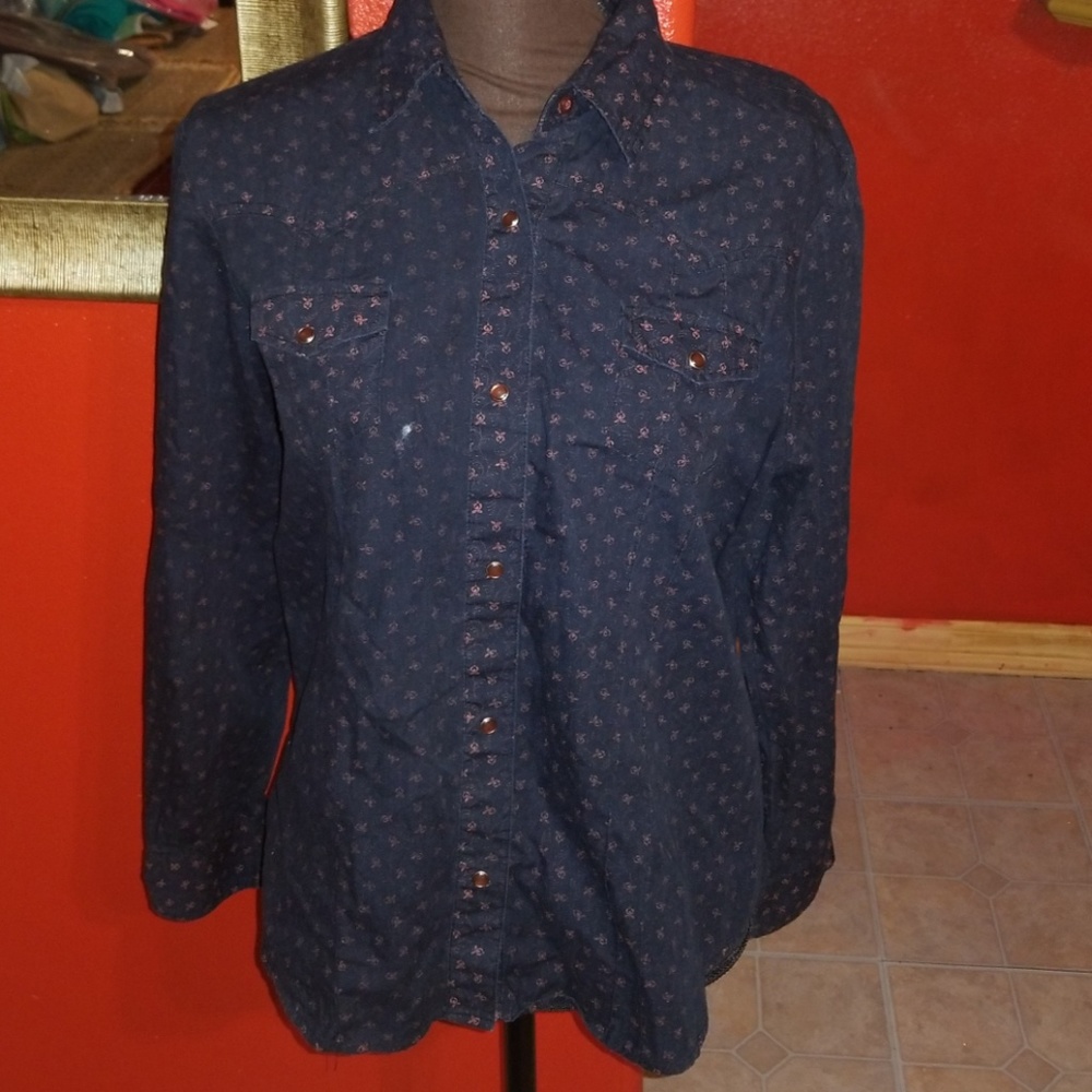 (3 for $15)Size L button down blouse